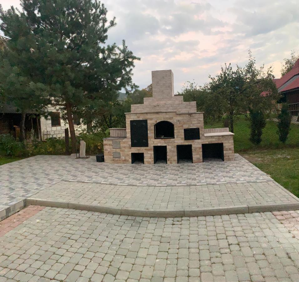 Панська Садиба Микуличин Екстер'єр фото