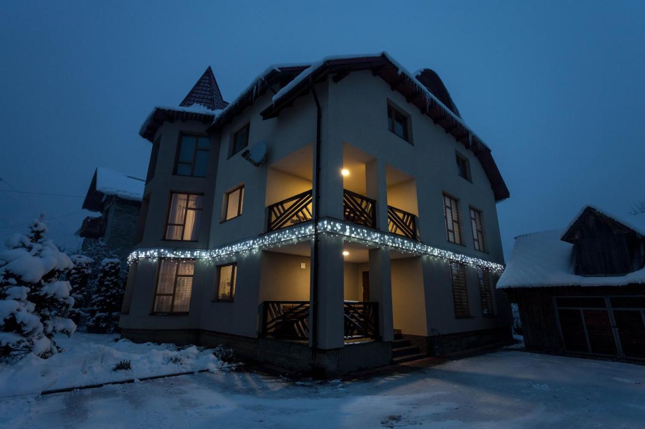 Панська Садиба Микуличин Екстер'єр фото